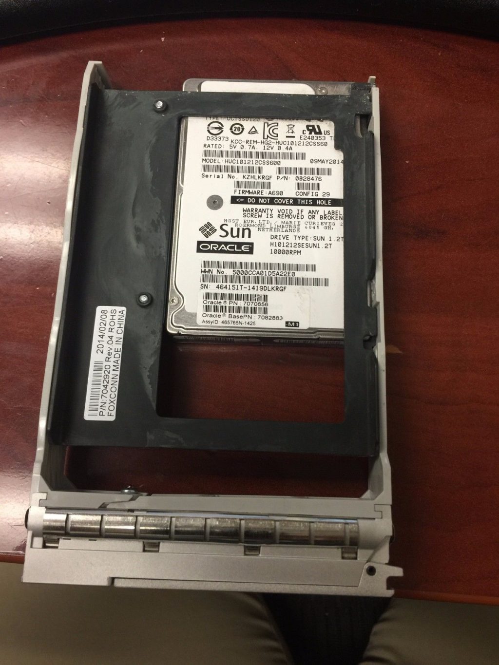 Refurbished Sun Oracle 1.2TB 10K SAS Hard Disk Drive 7070656 7082883 with Dory Coral Bracket Refurbished Sun Oracle 1.2TB 10K SAS Hard Disk Drive 7070656 7082883 with Dory Coral Bracket s l1600