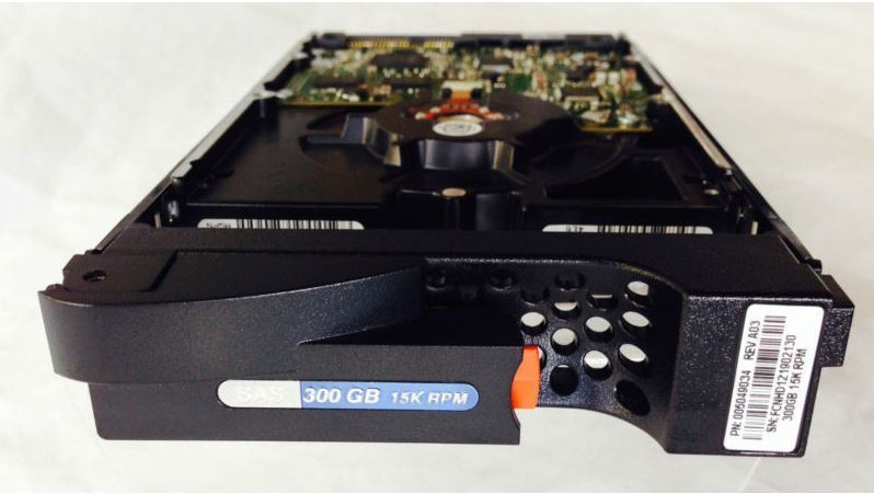 Dell NEW EMC Dell AX-SS15-300 300GB 15K 3.5" AX4-5 SAS HDD 005049034 005-049034 2R2Y2 Dell NEW EMC Dell AX-SS15-300 300GB 15K 3.5&#8243; AX4-5 SAS HDD 005049034 005-049034 2R2Y2 1496641013 151 s l1600