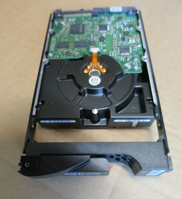 Dell NEW EMC Dell AX-SS15-300 300GB 15K 3.5" AX4-5 SAS HDD 005049034 005-049034 2R2Y2 Dell NEW EMC Dell AX-SS15-300 300GB 15K 3.5&#8243; AX4-5 SAS HDD 005049034 005-049034 2R2Y2 1496641016 604 s l1600