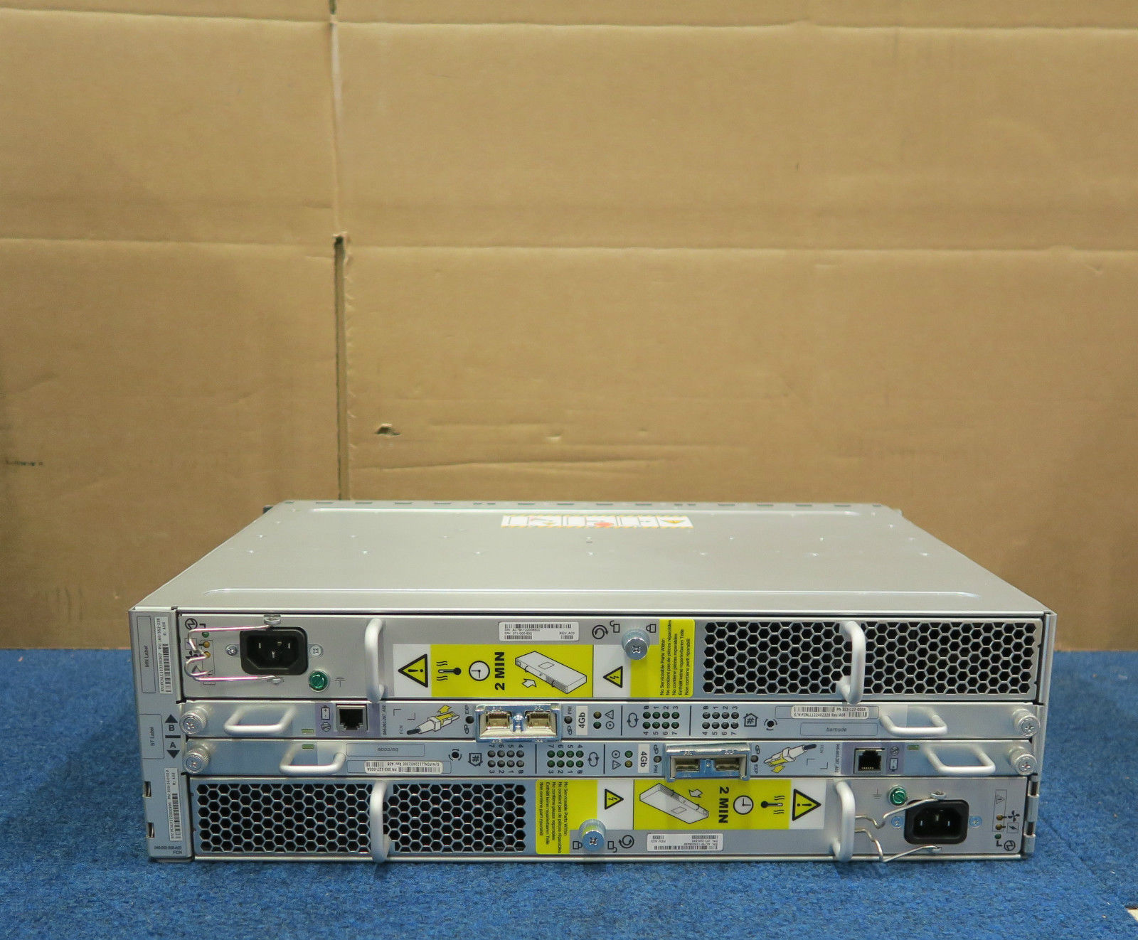 Dell EMC Dell KTN-STL4 14Bay Fibre FCAL Hard Drive Enclosure 2 x 4G Controllers W843N Dell EMC Dell KTN-STL4 14Bay Fibre FCAL Hard Drive Enclosure 2 x 4G Controllers W843N 1496645265 611 s l1600