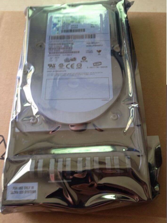 refurbished 101-000-058 emc 300gb 15k fc 4gbps 3.5 hard drive Refurbished 101-000-058 EMC 300GB 15K FC 4Gbps 3.5 Hard Drive dell emc disk drive image stock